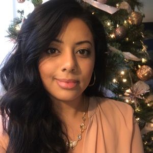 Meet your Posher, Valeria